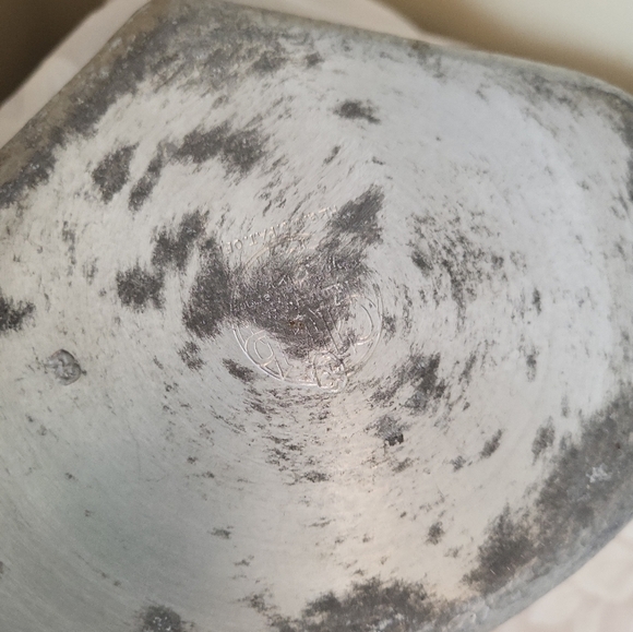 Vintage Club Aluminum Ware Heart Shaped Triangle Pot with Removable Handle & Lid - Picture 7 of 8